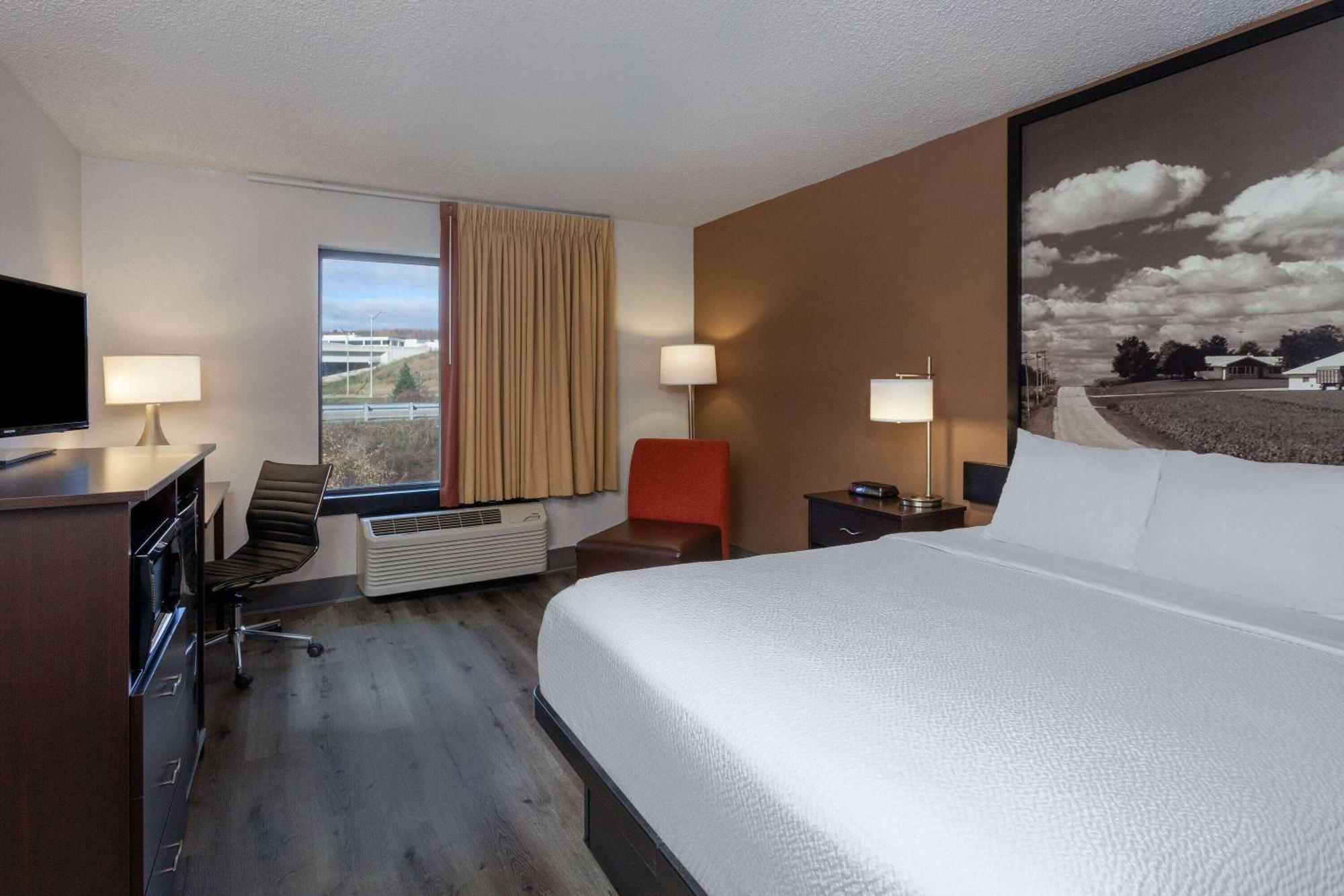 Super 8 By Wyndham Wausau Exterior photo